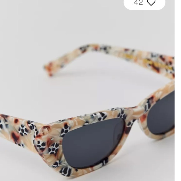 NEW! Rare Astrid multi patterned polarized sunglasses - Picture 2 of 8
